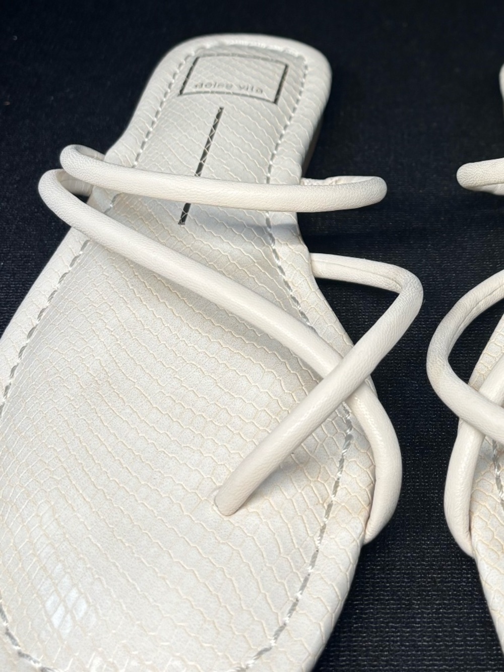 Dolce Vita White Strappy Square Toe Flat Sandals Size 9.5 Minimalist Resort Chic - Picture 11 of 14